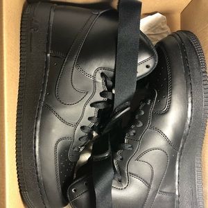 MENS AIRFORCE 1 HIGH O7  SIZE 8.5